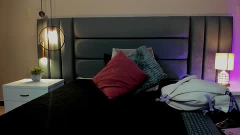 Nora Da Silva online show from October 2025 01:23:01 PM