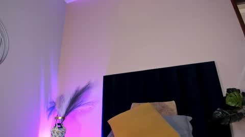 Nora Da Silva online show from November 2025 01:15:01 AM