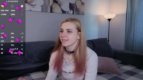 Elina online show from October 2025 10:27:02 AM