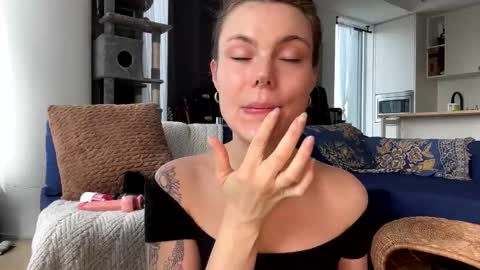 Nordic Belle online show from April 2026 02:34:01 PM