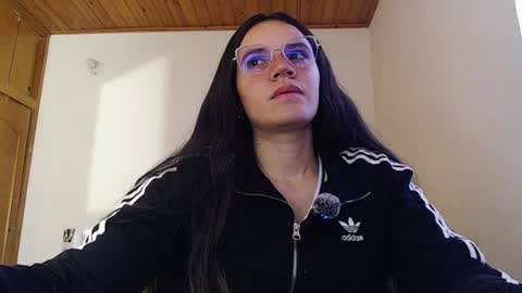 noreen_ online show from June 2026 03:39:02 PM