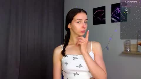 Hello My name is Helene NTMU  Finger up if u like what u see online show from September 2025 02:11:01 PM