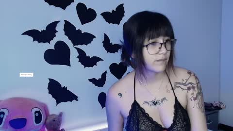 Snapshot of notre_dame1 chatting on April 2026 12:17:01 PM Notre online show from April 2026 12:17:01 PM