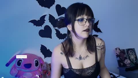 Snapshot of notre_dame1 chatting on April 2026 12:10:01 PM Notre online show from April 2026 12:10:01 PM