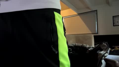 notsmallnotbigg online show from February 2025 10:59:02 AM