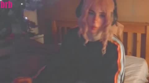 Lucy online show from October 2025 01:11:01 AM