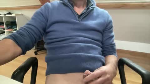 noux69 online show from October 2025 10:37:02 AM