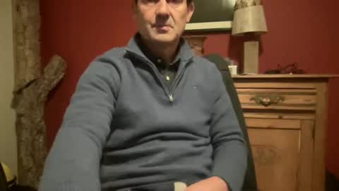 noux69 online show from November 2025 05:23:02 PM