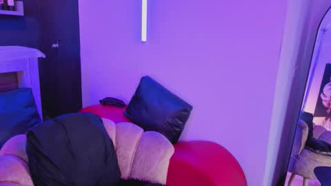 Nova Salvatore online show from March 2026 05:04:02 AM