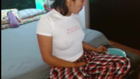 Snapshot of novaperotti chatting on January 2025 04:48:01 AM novaperotti online show from January 2025 04:48:01 AM