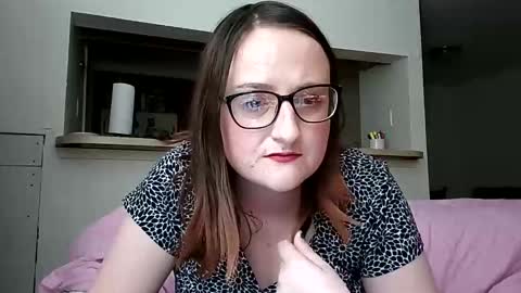 Snapshot of novarose233609 chatting on January 2025 02:27:02 AM novarose233609 online show from January 2025 02:27:02 AM