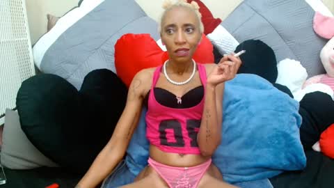 Snapshot of nubiangiggles chatting on March 2025 09:59:01 PM Nubiangiggles online show from March 2025 09:59:01 PM