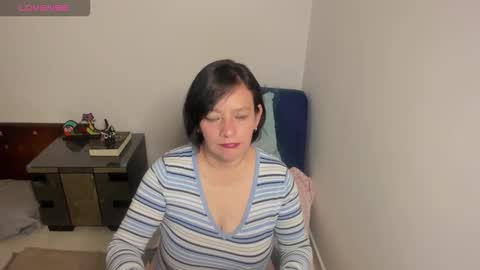 nuit_rose online show from September 2025 01:49:01 AM