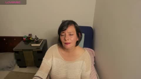 nuit_rose online show from September 2025 01:51:02 AM