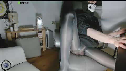 Nyl0nnickb0y online show from November 2025 09:26:02 PM