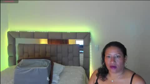 nyomi browm online show from October 2025 09:15:01 AM