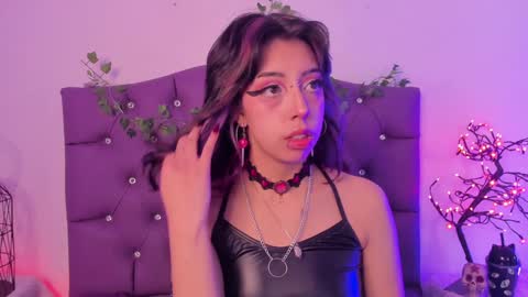 Snapshot of nyx_nayla chatting on December 2024 11:01:01 AM online show from December 2024 11:01:01 AM
