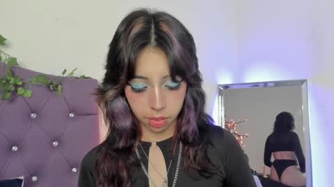 Snapshot of nyx_nayla chatting on December 2024 02:31:01 AM online show from December 2024 02:31:01 AM