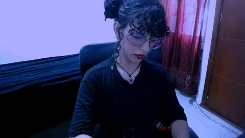 Snapshot of nyxxei chatting on April 2026 09:27:01 PM Nyxxei online show from April 2026 09:27:01 PM