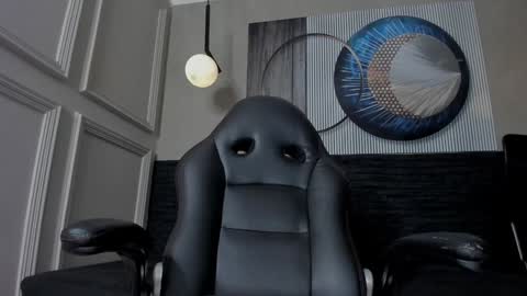 independent model online show from December 2024 02:38:02 PM