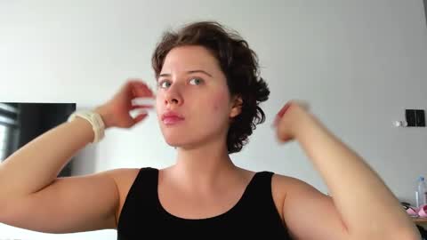 Evie online show from April 2026 06:22:01 AM