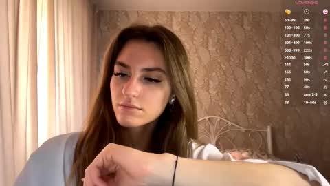 Mia online show from September 2025 08:05:01 AM