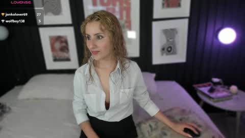 Snapshot of odette_bulgari chatting on December 2025 11:17:01 AM Ana online show from December 2025 11:17:01 AM