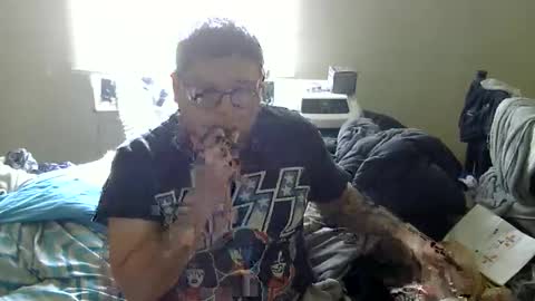 oscar flores online show from December 2025 05:42:02 PM