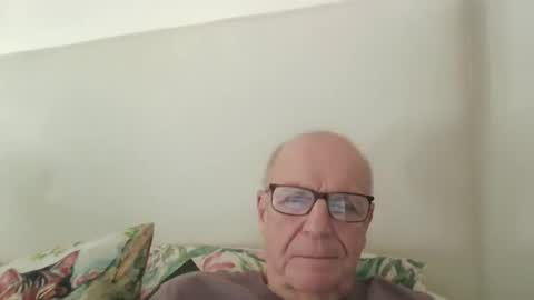 Snapshot of oggi95 chatting on May 2026 12:23:02 PM oggi95 online show from May 2026 12:23:02 PM