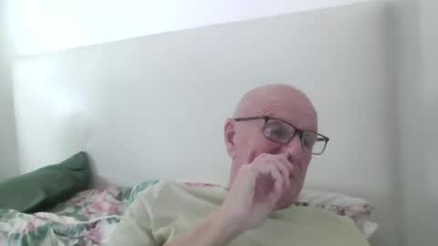 Snapshot of oggi95 chatting on May 2026 02:14:02 PM oggi95 online show from May 2026 02:14:02 PM