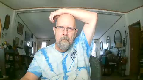 Maximus No Mo online show from December 2025 05:10:02 PM