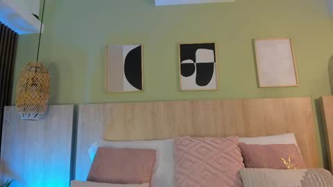 Holly online show from April 2026 11:15:02 AM