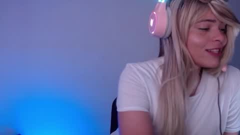 Snapshot of oh_xxxlt4 chatting on January 2025 11:02:02 PM Oh xxxLt4 online show from January 2025 11:02:02 PM