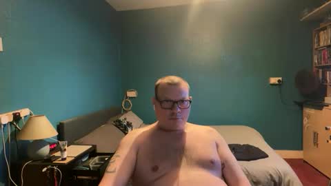 ohdannyboy2026 online show from May 2026 05:42:02 PM