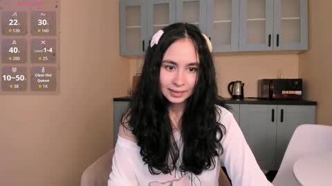 Snapshot of ohminnie chatting on May 2026 05:23:02 AM Maria online show from May 2026 05:23:02 AM