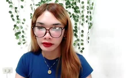 ohmyalessandraxcx online show from November 2025 02:17:01 PM