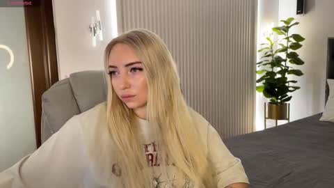 Emma online show from November 2025 01:55:02 AM