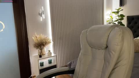 Emma online show from April 2026 01:10:01 AM