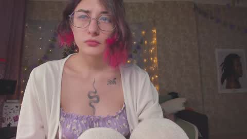 Snapshot of ohmygoddestkimmy chatting on December 2024 11:44:02 PM Kmmy online show from December 2024 11:44:02 PM