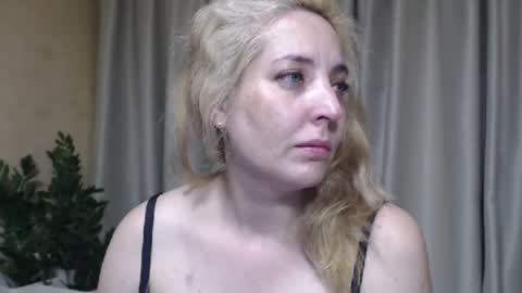 Snapshot of ohsweetmari chatting on July 2026 02:34:02 PM Mari online show from July 2026 02:34:02 PM
