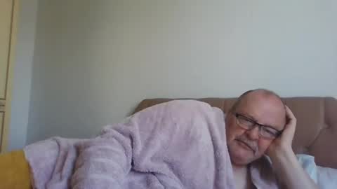 Snapshot of old_fkrr_ chatting on June 2026 10:58:01 AM old_fkrr_ online show from June 2026 10:58:01 AM