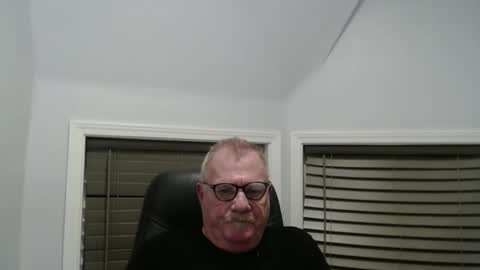 oldguybigd online show from October 2025 06:33:01 AM