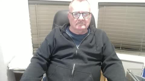 oldguybigd online show from November 2025 01:59:02 AM