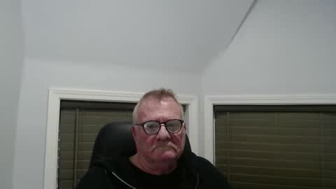 oldguybigd online show from December 2025 07:13:02 AM