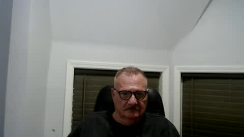 Snapshot of oldguybigd chatting on June 2026 04:22:02 AM oldguybigd online show from June 2026 04:22:02 AM