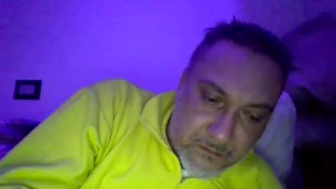 Snapshot of olimpio1230 chatting on January 2025 08:33:01 PM olimpio1230 online show from January 2025 08:33:01 PM