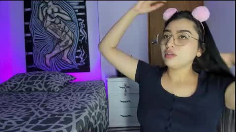 Snapshot of oliv_11 chatting on October 2025 03:06:02 AM Olivia online show from October 2025 03:06:02 AM