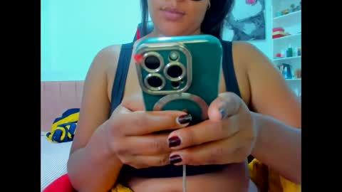 olivahot30 online show from October 2025 04:52:01 PM