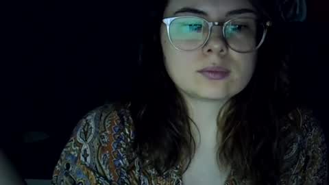 Snapshot of olivepeach chatting on July 2026 09:36:02 AM Oil online show from July 2026 09:36:02 AM