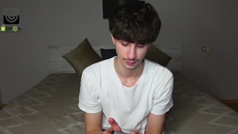 Snapshot of oliver_baker chatting on December 2024 04:09:01 PM Oliver Kaen online show from December 2024 04:09:01 PM